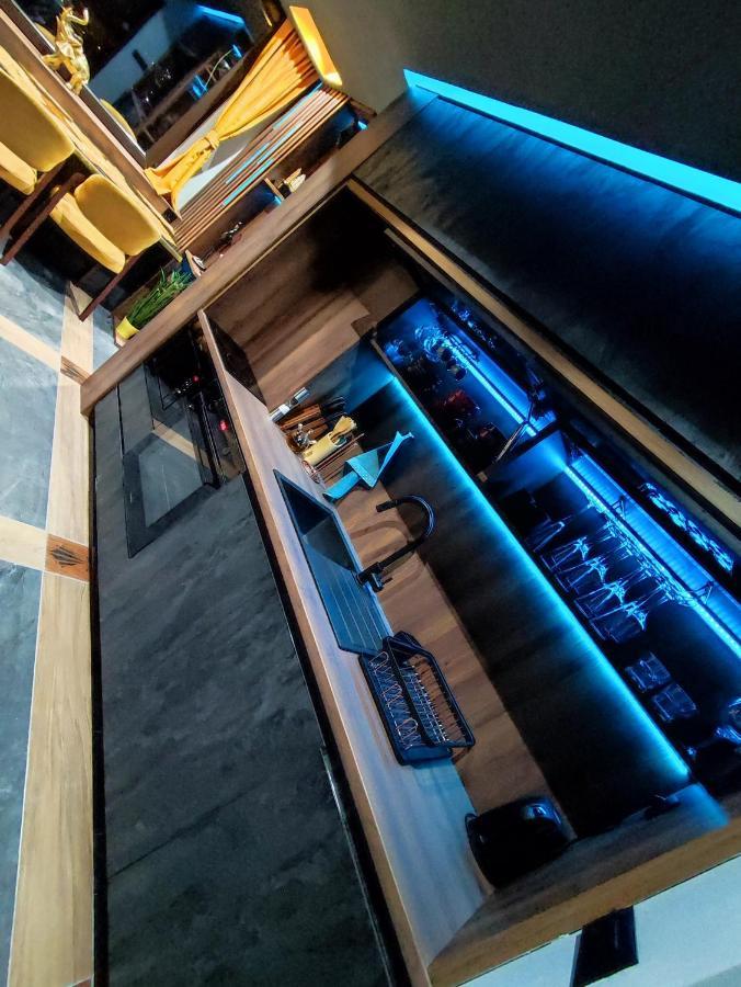 Appartamento Smart Luxury Penthouse - Private Sauna, Hot-tub, Cinema At The Location In Skopje