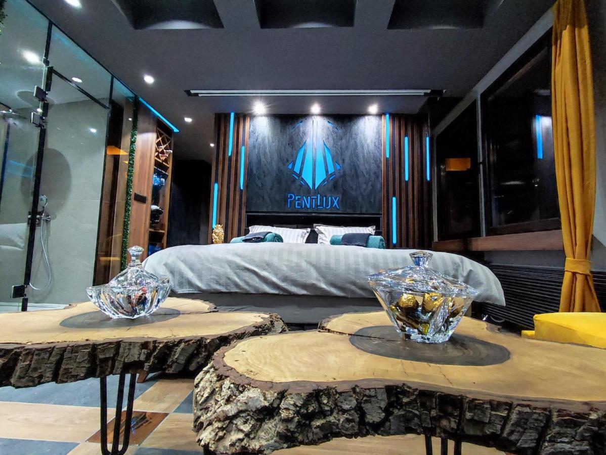 Appartamento Smart Luxury Penthouse - Private Sauna, Hot-tub, Cinema At The Location In *
