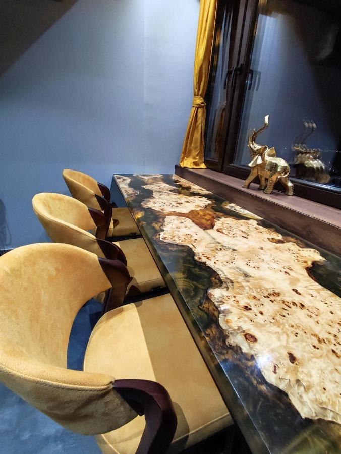 Smart Luxury Penthouse - Private Sauna, Hot-tub, Cinema At The Location In Appartamento