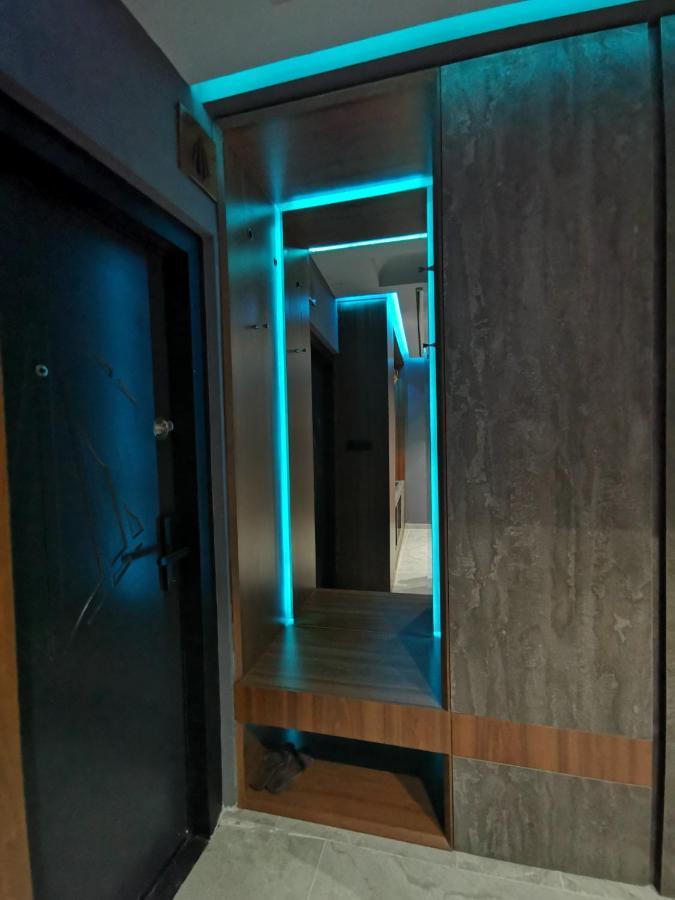 Smart Luxury Penthouse - Private Sauna, Hot-tub, Cinema At The Location In Skopje