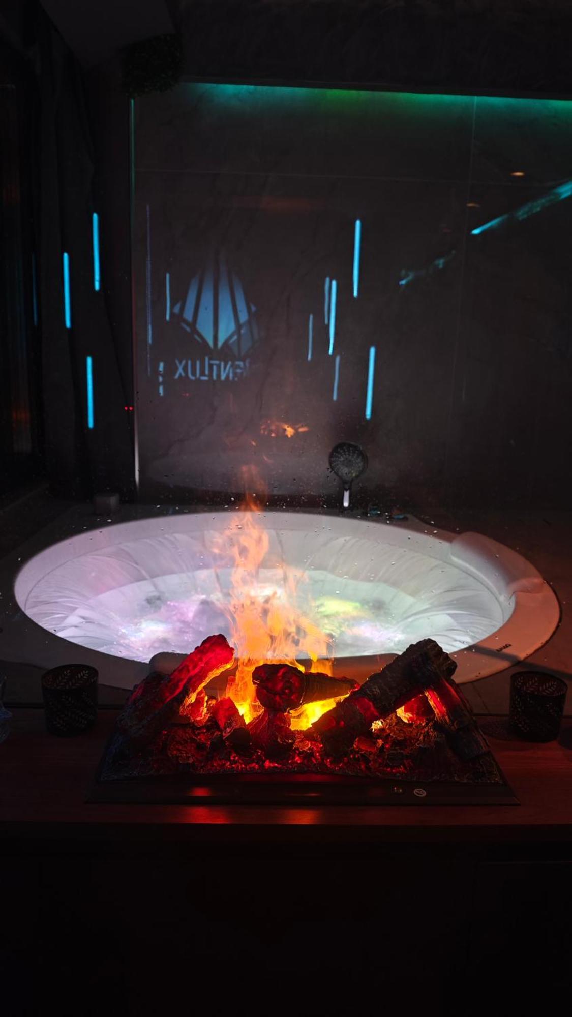 Smart Luxury Penthouse - Private Sauna, Hot-tub, Cinema At The Location In Appartement