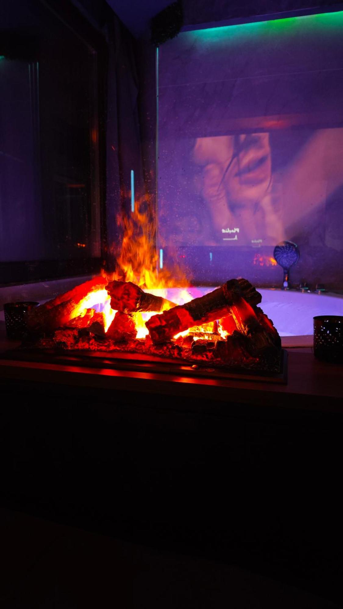 Smart Luxury Penthouse - Private Sauna, Hot-tub, Cinema At The Location In
